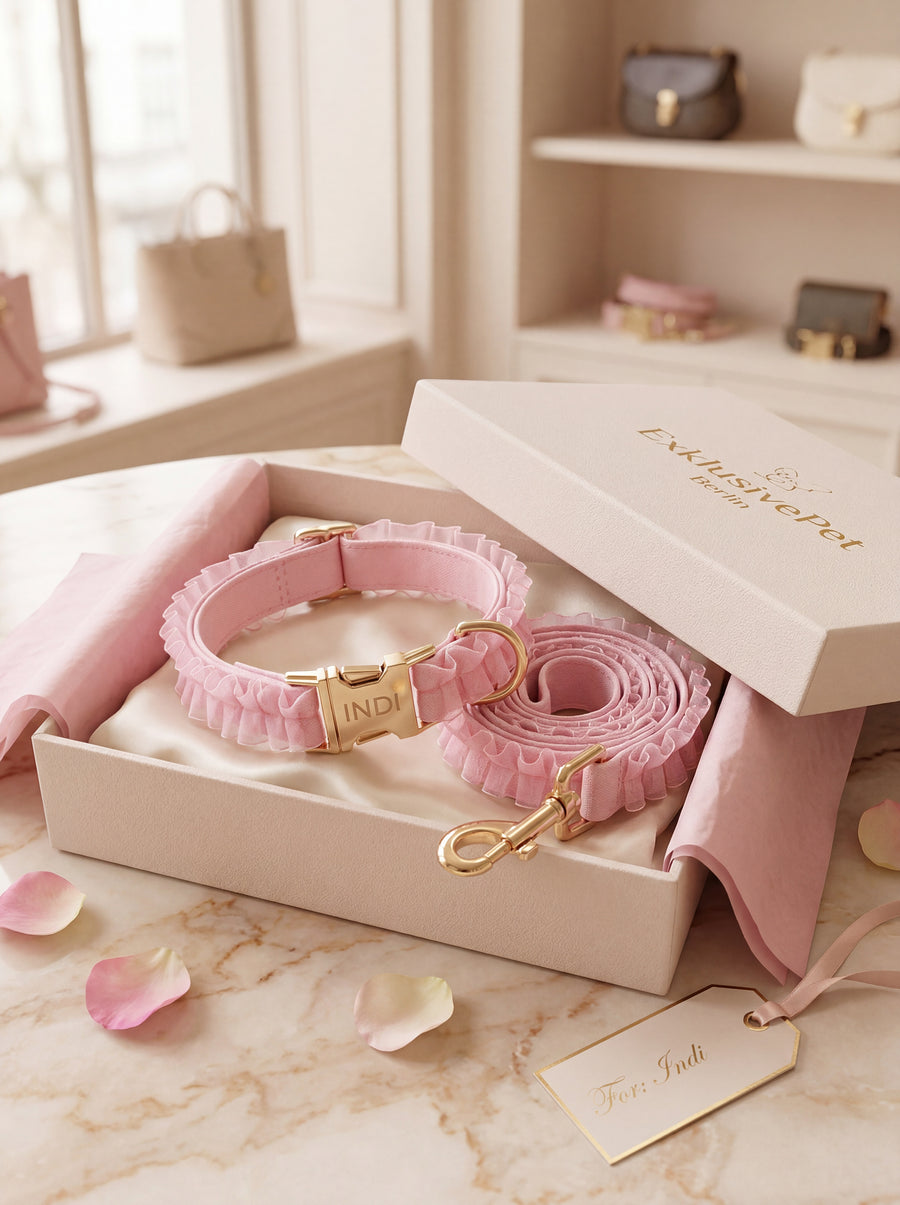 Personalisierbares Luxus Hundehalsband + Leine Set Rosa Rüschen mit Namensgravur | ExklusivePet